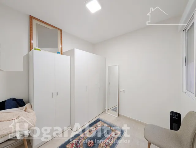 REFORMADO CON TERRAZA, PISCINA Y GARAJE CERCA DE LA PLAYA — 33