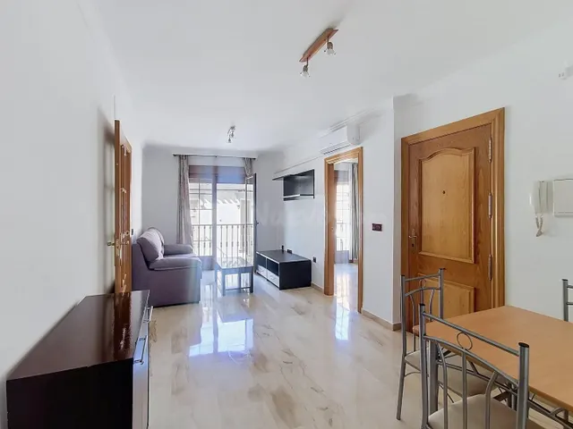 Piso de 3 dormitorios junto al Ayuntamiento de Las Gabias