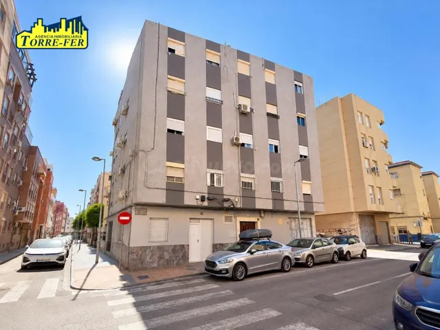 VIVIENDA DE TRES DORMITORIOS EN VENTA JUNTO CTRA SIERRA ALHA