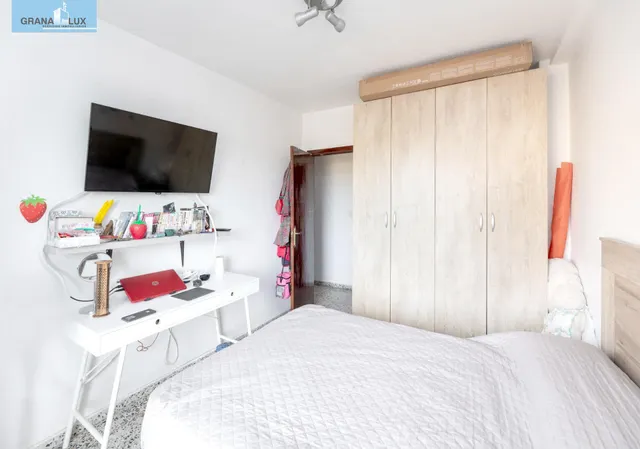En Venta Piso de 4 dormitorios con ascensor, ideal para reformar a tu gusto. — 11