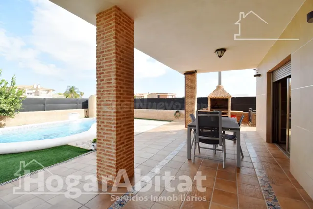 ESPECTACULAR CHALET CON PISCINA, GARAJE, TERRAZA Y ASCENSOR — 4