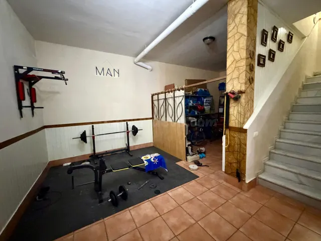 Chalet pareado tipo tríplex de 266 m2 con 4 dormitorios, terrazas, garaje y bodega en Aguadulce Sur — 48