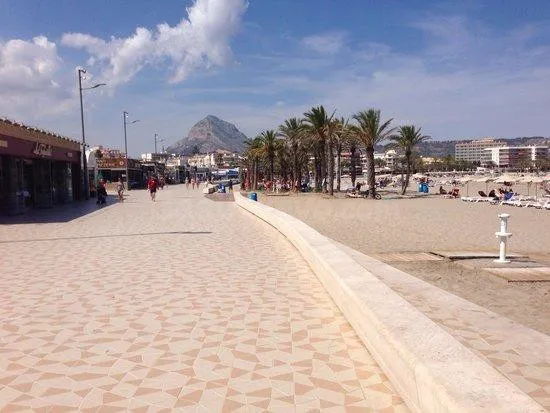 TERRENO URBANO EN VENTA EN JÁVEA - foto 4