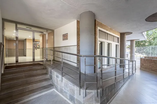 PISO REFORMADO CON VISTAS PANORÁMICAS A UN PASO DEL CENTRO DE GRANADA — 36