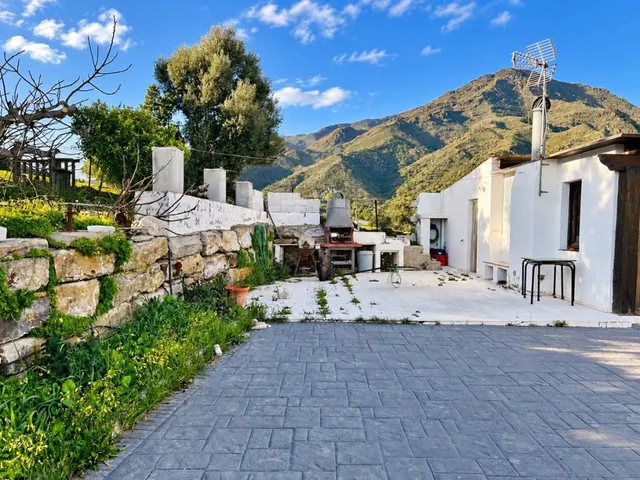 VENTA DE EXCEPCIONAL FINCA RÚSTICA CON GRAN PARCELA Y EDIFICACIONES EN ESTEPONA — 7