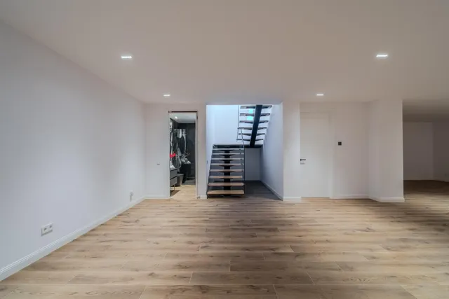 Chalet Pareado de Diseño Vanguardista con Piscina y Máxima Eficiencia Energética en El Bosque — 29
