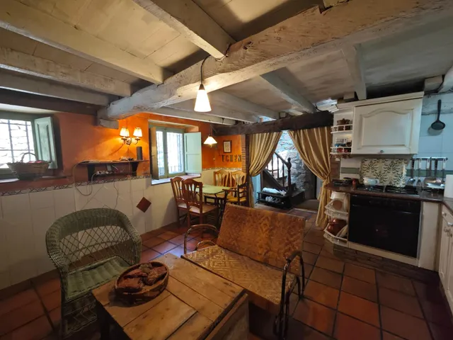 CASA DE PIEDRA EN CARMONA — 2