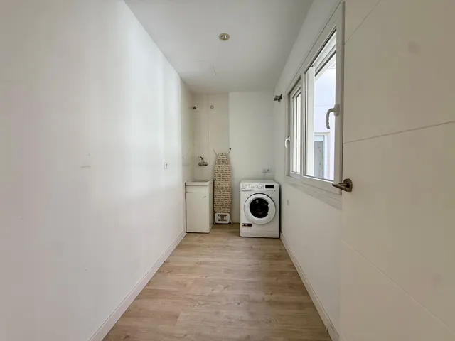 Exclusivo chalet adosado con piscina privada, amplios espacios y excelentes calidades — 10