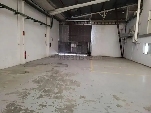 Nave industrial de 2.050 m2 en venta en el Polígono Industri - foto 2