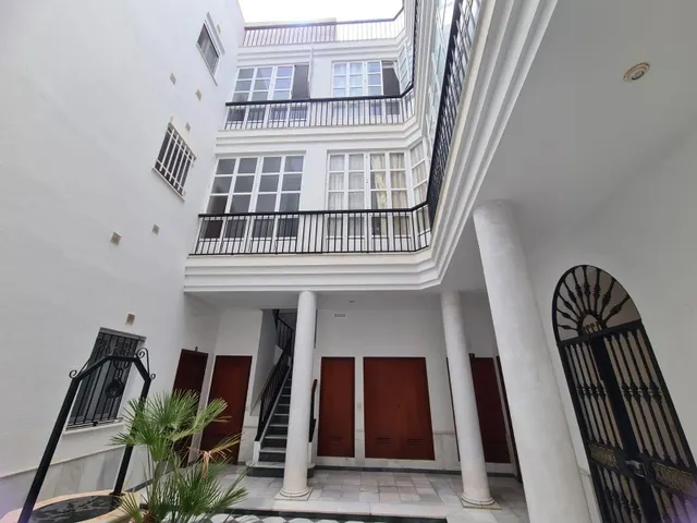 BONITO Y ALEGRE PISO EN EL CORAZON DE LA VIÑA. — 23
