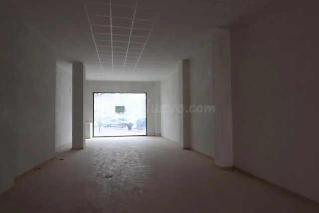 EXCLUSIVO LOCAL EN AVENIDA DE RONDA — 3