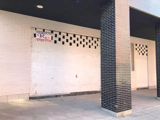 ¡¡LOCAL EN MAGNÍFICA UBICACIÓN IDEAL PARA MONTAR TU NEGOCIO! - foto 3