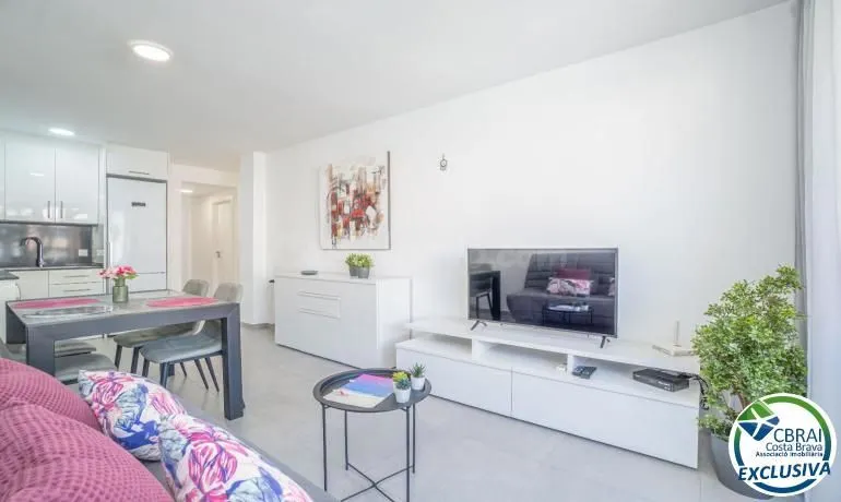 GRAN RESERVA Magnífico apartamento reformado con licencia turística, cerca de la playa y con piscinas y jardines comun