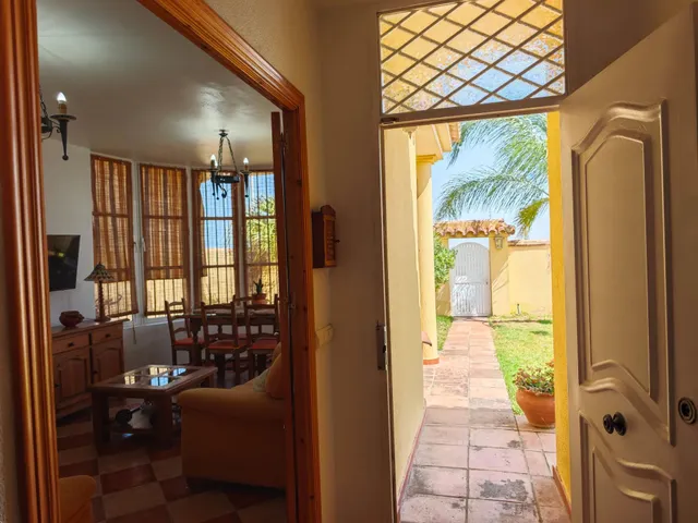 CHALET CON PISCINA EN SANCTI PETRI — 34