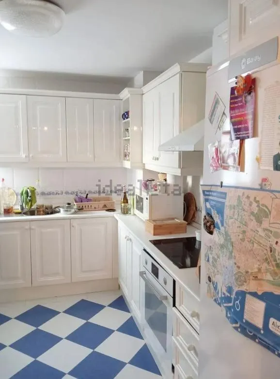 SE VENDE PISO / ASCENSOR / URBANIZACION / GARAJE / FRENTE MAR — 5