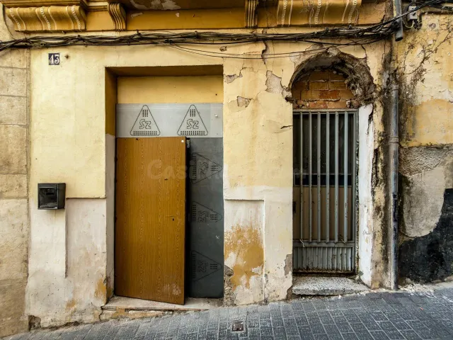 ATENCIÓN INVERSOR: EDIFICIO REHABILITAR EN EL CORAZÓN DE ONT - foto 2