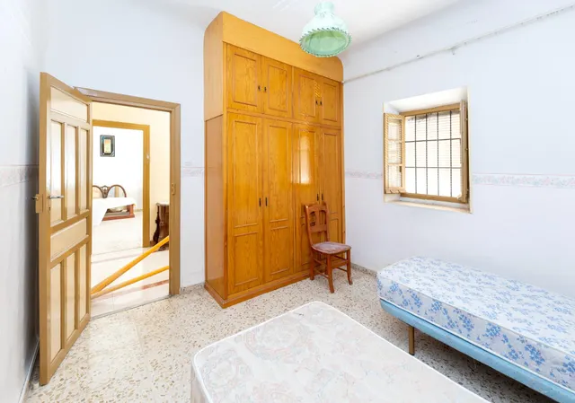 ¡CASA EN UNA SOLA PLANTA, CREA TU VIVIENDA IDEAL EN ALBOLOTE! Casa en una sola planta con patio, garaje y un gran potencial. — 16