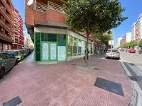 Amplio Local Comercial en el Corazón de Quemadero, Almería