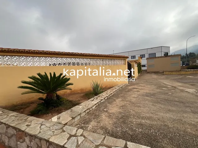 SALON DE EVENTOS EN ALQUILER O VENTA EN GENOVES A 5 MINUTOS DE XATIVA — 5