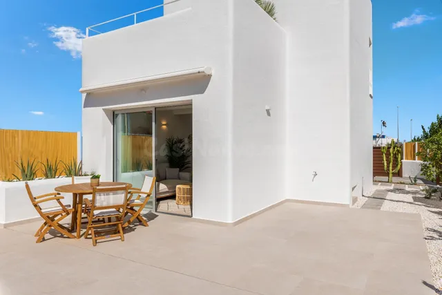 VILLA DE OBRA NUEVA EN LOS ALCÁZARES CON VISTAS AL MAR MENOR - foto 3
