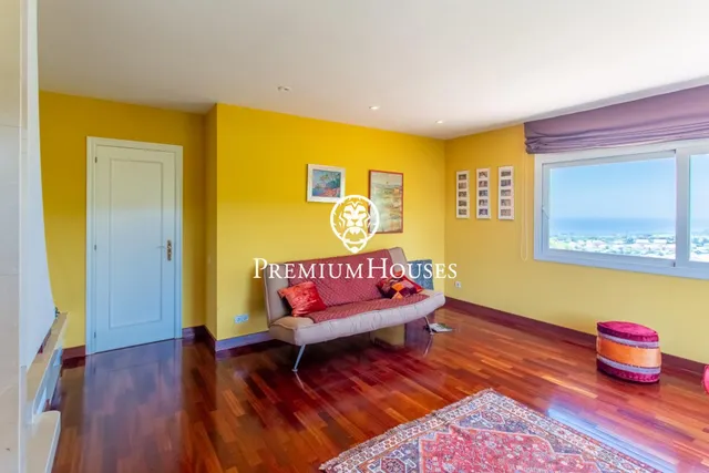 Exclusiva casa con jardín, piscina y espectaculares vistas al mar en Sant Andreu de Llavaneres — 37