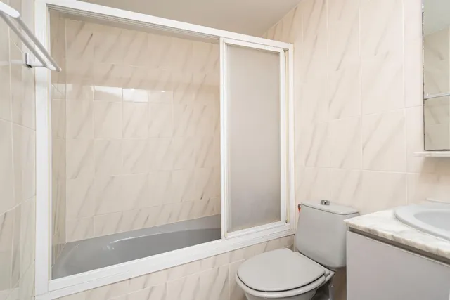 Piso luminoso con 4 habitaciones y 2 baños — 23
