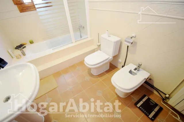 CHALET SEMINUEVO CON PISCINA, GARAJE, JARDIN Y TERRAZA — 46