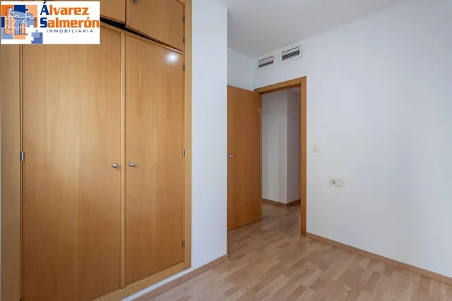 Ático dúplex junto Alhamar con 2 garajes y 2 trasteros — 15