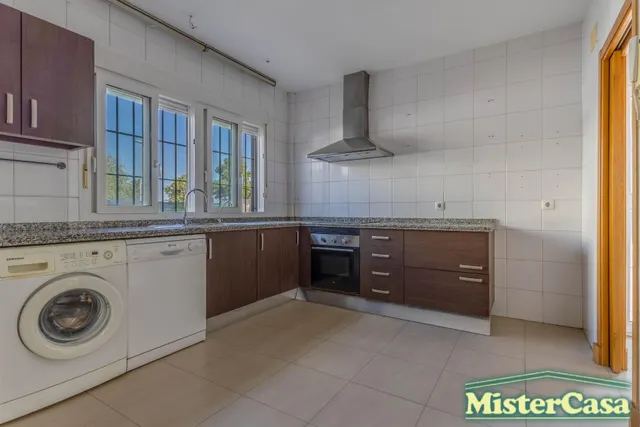 Exclusiva casa pareada de 4 dormitorios con sotano junto al campo de golf — 9