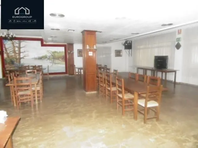 Se vende Hotel de 2 Estrellas , con 20 habitaciones en Murcia .www.euroloix.com — 43