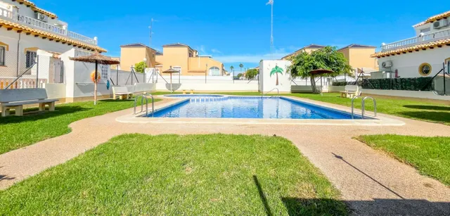 Casa 3 habitaciones 82m² en venta - Lomas de Cabo Roig — 34