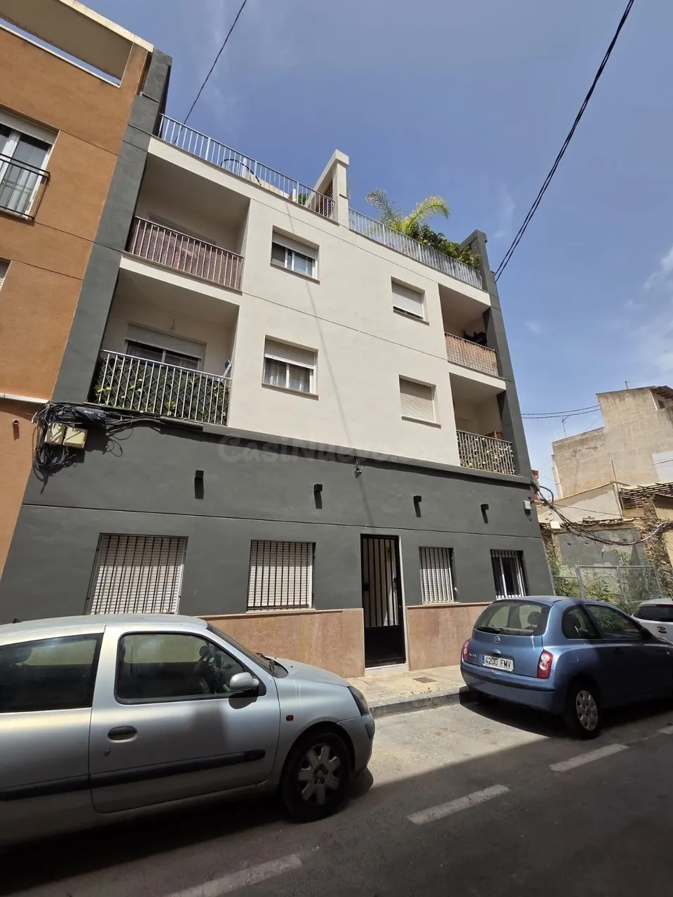 Oportunidad en Alicante: Vivienda con patio y ascensor en Alicante