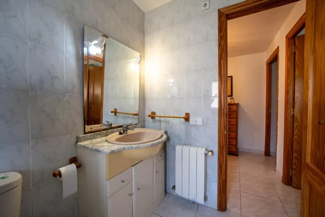 Chalet independiente en parcela esquinera de 515 m2 con gran garaje en Maravisa — 33