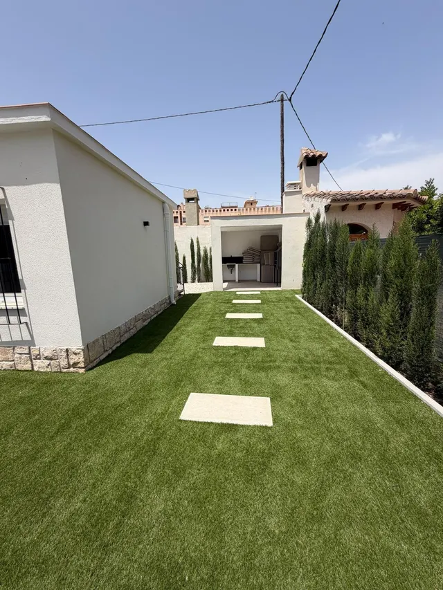 VENTA DE ESPECTACULAR CHALET INDEPENDIENTE DE LUJO HACE ESQUINA — 41
