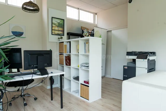 Excelente Local Comercial en la Mejor Zona de Tomares - foto 5