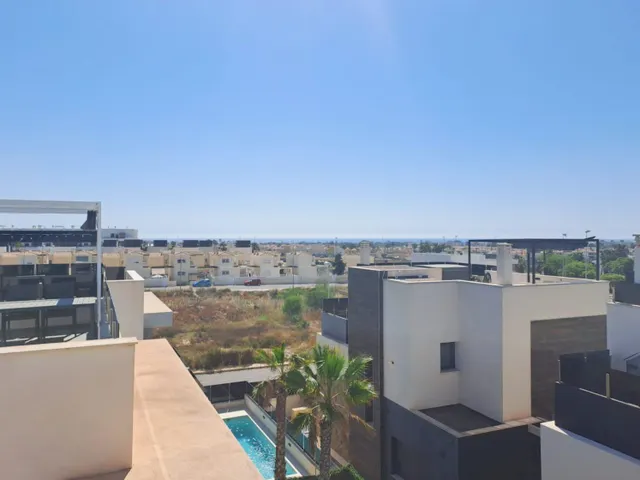 Villa con tres dormitorios en la zona de Lomas de Cabo Roig — 30