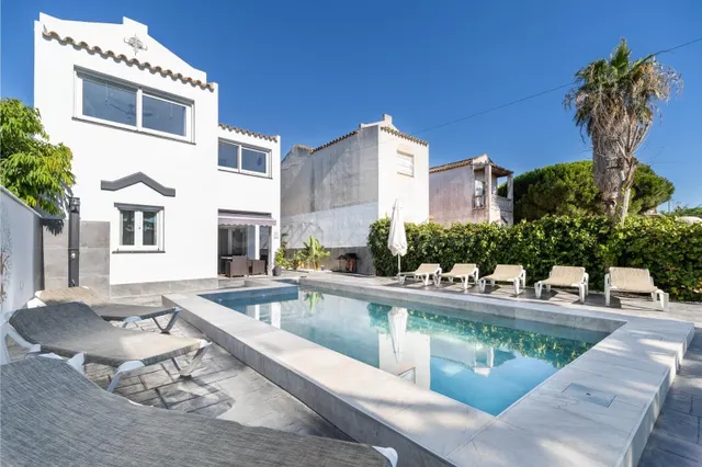 Chalet independiente con piscina completamente renovado - foto 3
