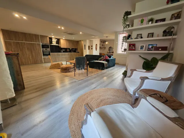 LUJO EN SARRIÀ - PLANTA BAJA CON JARDIN Y 5 habitaciones - foto 2