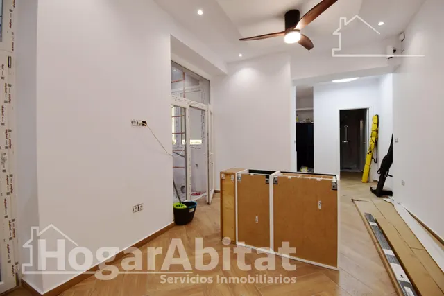 ESPACIOSA CASA SEMIRREFORMADA CON TERRAZA — 31