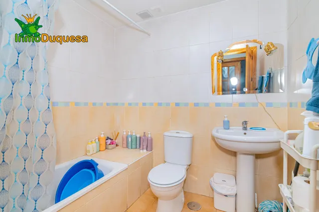 Piso de 3 Dorm. con 2 baños + APARCAMIENTO y TRASTERO — 23