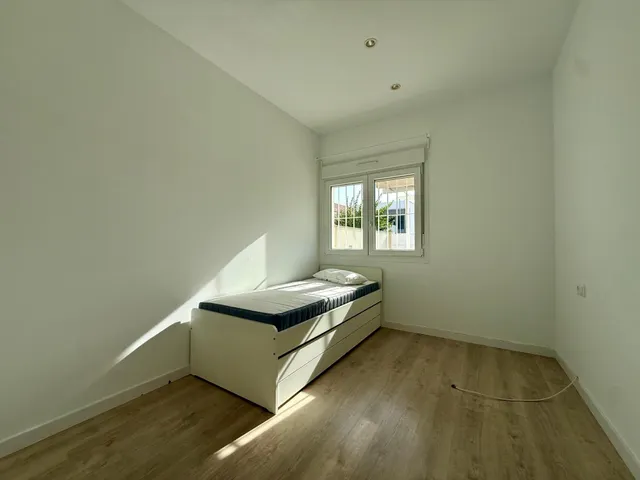 Exclusivo chalet adosado con piscina privada, amplios espacios y excelentes calidades — 18