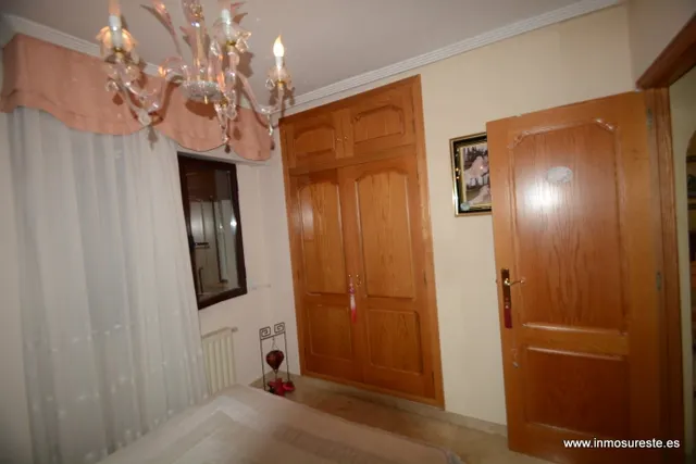¡¡ GRAN OPORTUNIDAD. VIVIENDA CÉNTRICA EN ORIHUELA !! Piso de 102 m2. construidos, distribuidos en 3 habitaciones, 2 baños. Zona Centro de Orihuela. — 9
