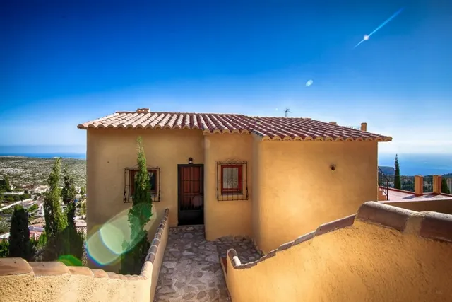 VILLA AUTÉNTICA ESPAÑOLA CON IMPRESIONANTE VISTA PANORÁMICA AL MAR — 4