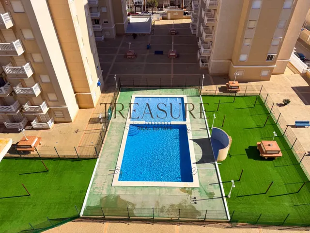 Apartamento en primera línea de mar con plaza de garaje, dos piscinas y orientación sur – Villa Cristal, Playa Paraíso — 20