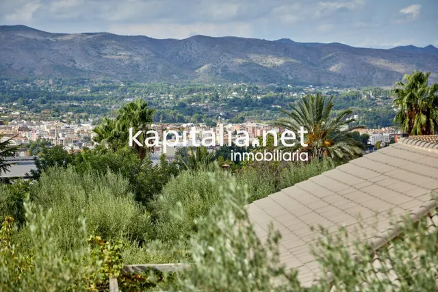 Chalet a la venta en Valencia — 4