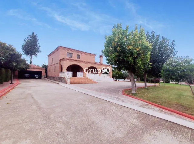 ESPECTACULAR CASA CON PISCINA, BARBACOA  EN PARCELA DE MÁS DE 20.000M2 — 4