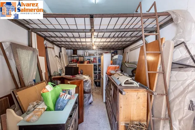 AMPLIA PLANTA BAJA JUNTO ARABIAL CON GARAJE — 17