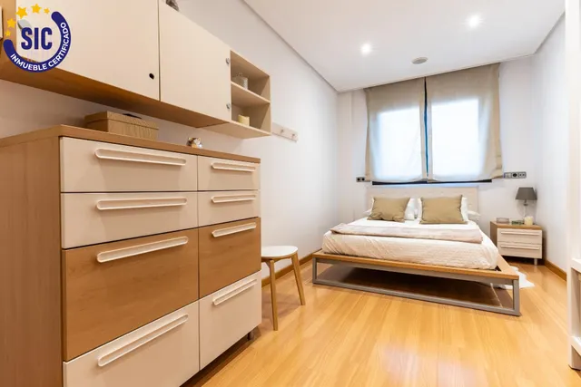 Exclusiva casa en calle Alacuás: espacio, diseño y máximo confort — 31