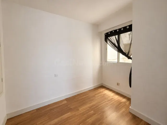 ¡amplio piso reformado con terraza en avenida barcelona, Málaga! — 3