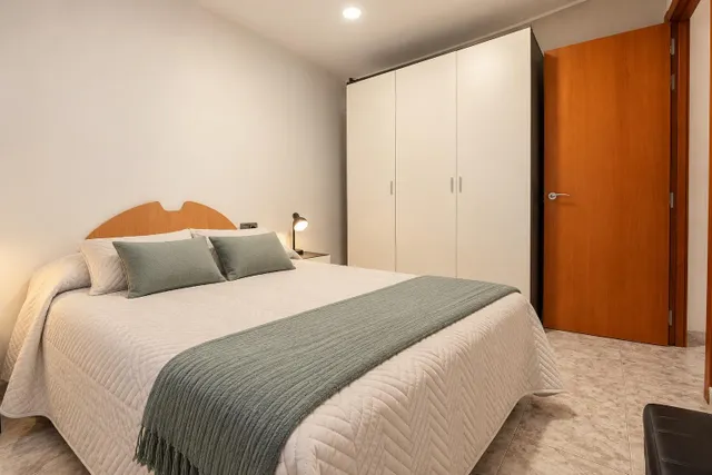 Casa en Reus con garaje para 4 coches, terraza y barbacoa — 22